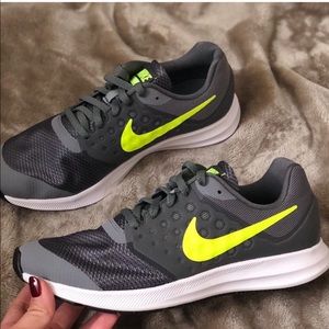 NEW 🚨 NIKE Downshifter 7 - Running Shoes